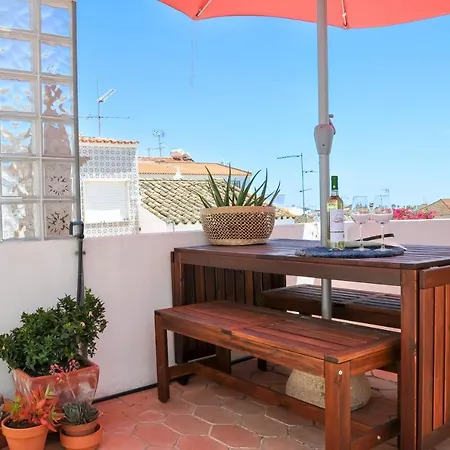 Lovelystay - Casa Salto - Charming Townhouse With Large Terrace