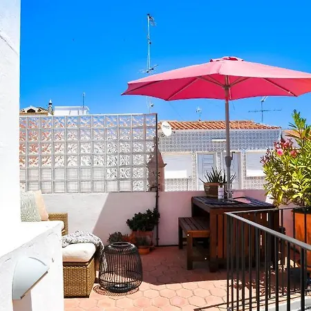 Lovelystay - Casa Salto - Charming Townhouse With Large Terrace