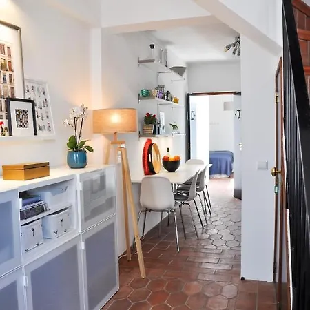 Vakantiehuis Lovelystay - Casa Salto - Charming Townhouse With Large Terrace *