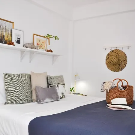 Prázdninový dům Lovelystay - Casa Salto - Charming Townhouse With Large Terrace *
