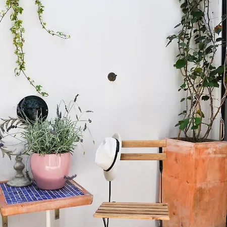 Hébergement de vacances Lovelystay - Casa Salto - Charming Townhouse With Large Terrace