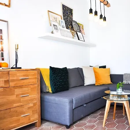 Hébergement de vacances Lovelystay - Casa Salto - Charming Townhouse With Large Terrace